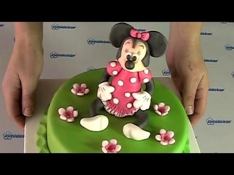 Minnie Mouse cake (Dort s figurkou Minnie)