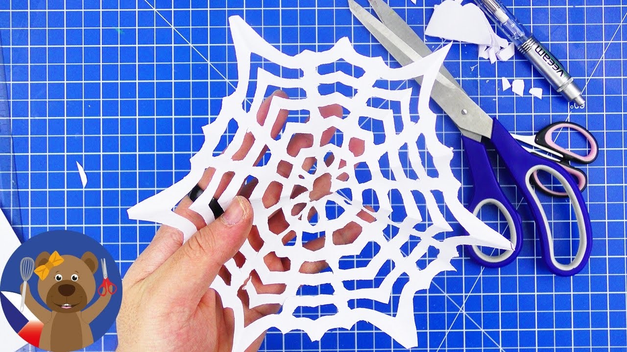 Sněhová vločka z papíru jako pavoučí síť - zimní dekorace - DIY pro děti