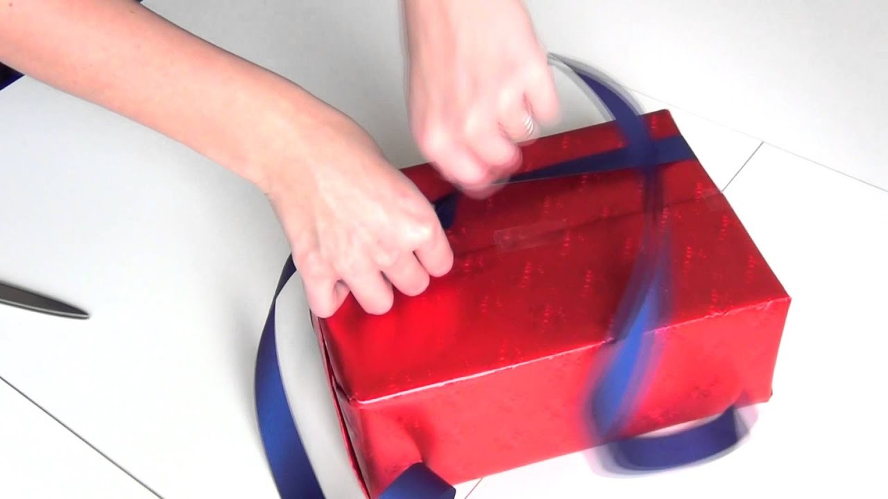 Jak zabalit dárek s ručně vyrobenou mašlí