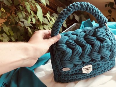 Elegantní háčkovaná kabelka Petrolejka malá. Elegant crochet handbag Petrolejka small