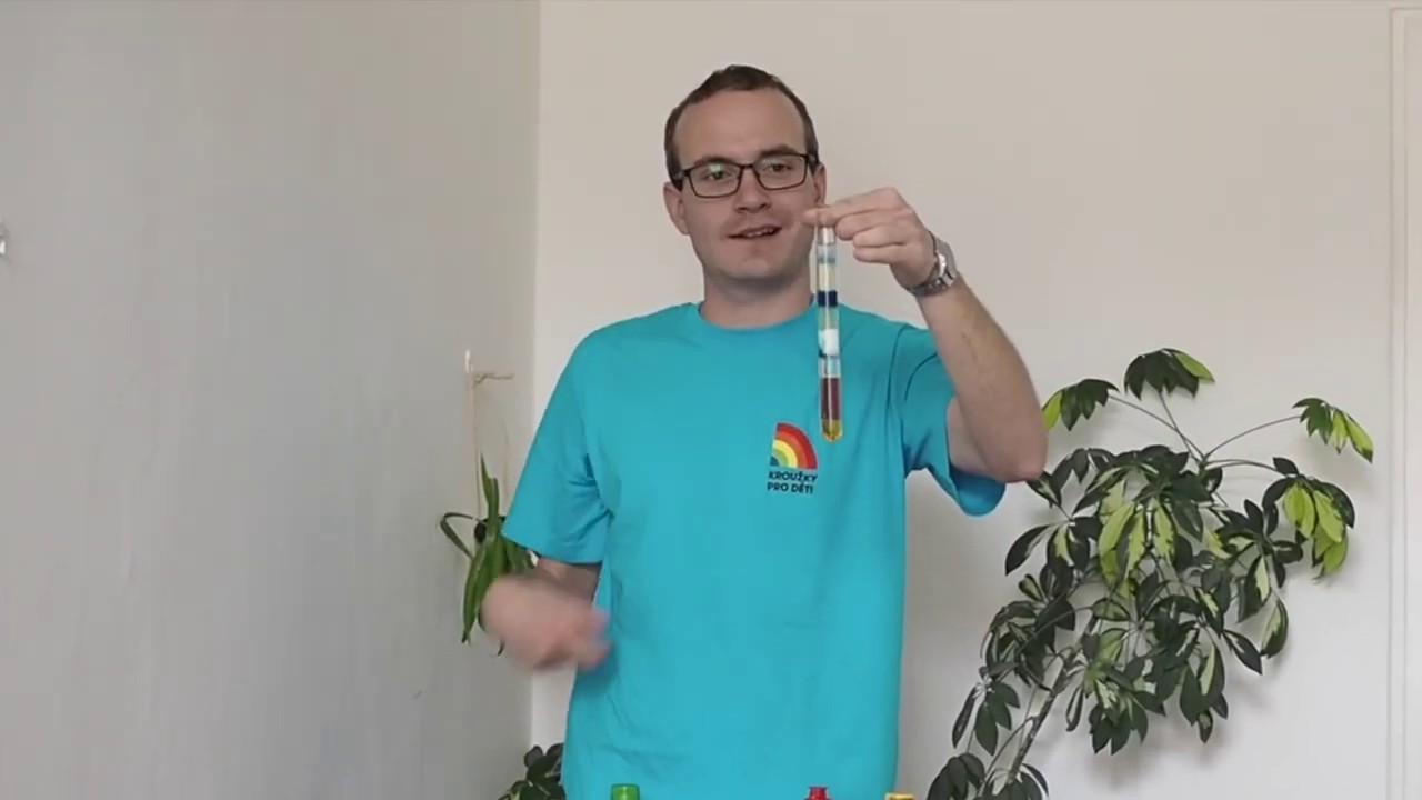KROUŽKY na doma: Žofka a hustota kapalin (vědecký pokus)