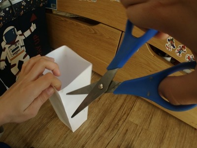 Jak si vyrobit kameru z papíru. How to make a paper camera