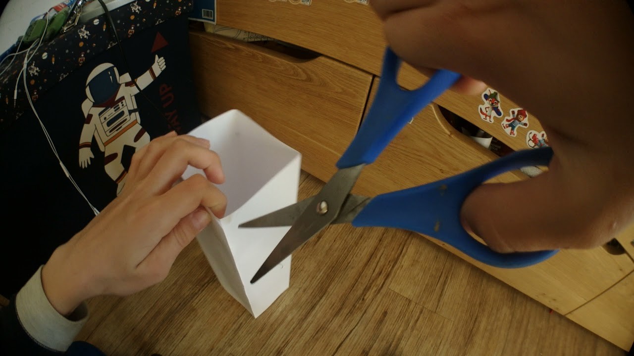 Jak si vyrobit kameru z papíru. How to make a paper camera