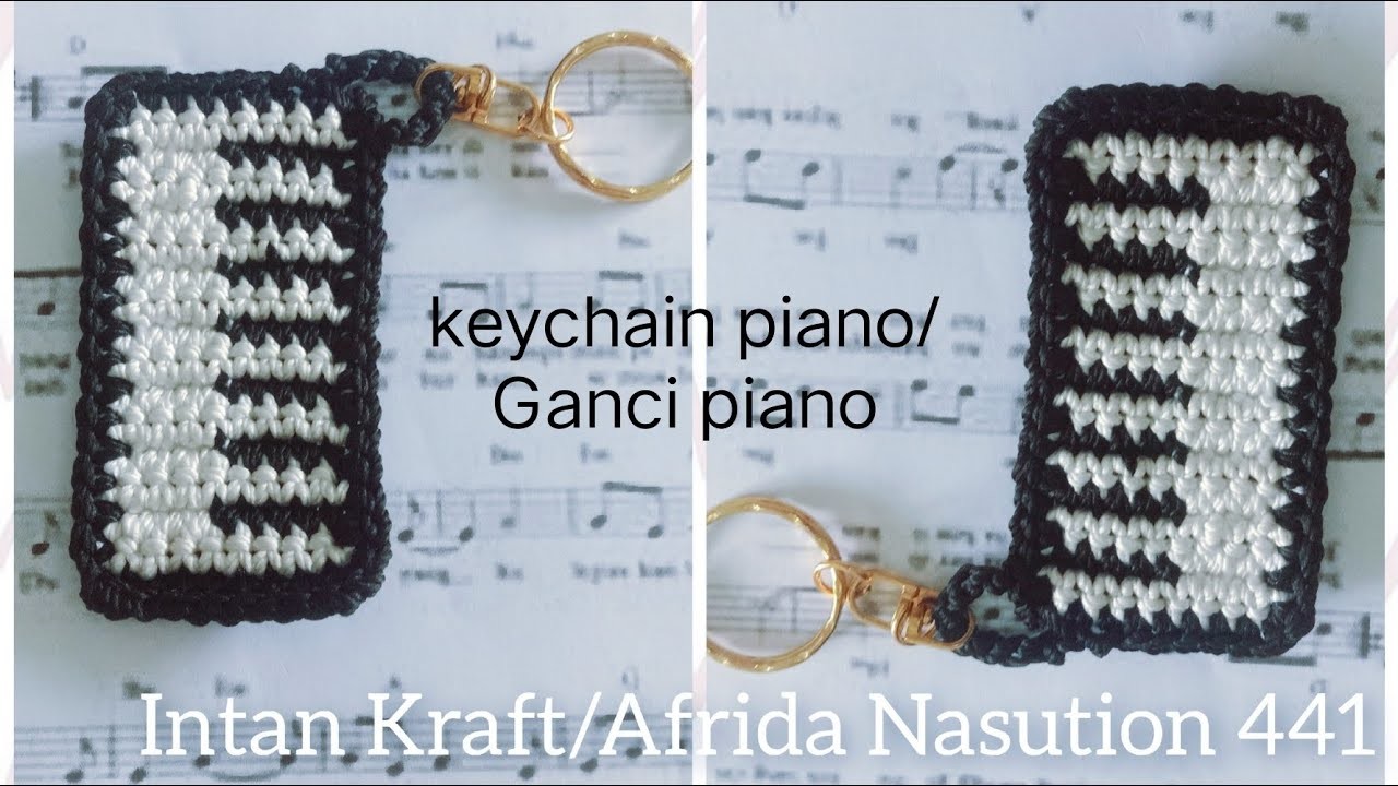 Gantungan kunci  Rajut motif piano.keychain