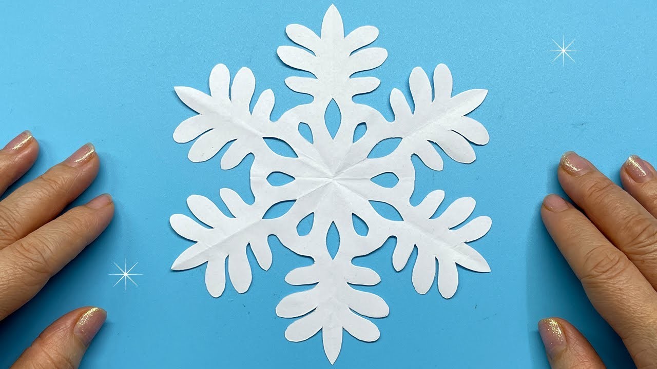 Cách cắt Bông Tuyết đơn giản kiểu truyền thống | How to cut paper Snowflakes #4 | Liam Channel