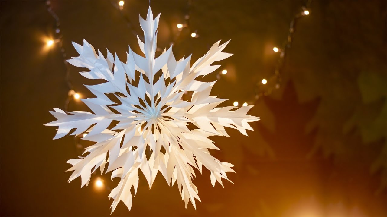 Obrovská 3D vločka z papírových sáčků | Huge Paper Bag Snowflake